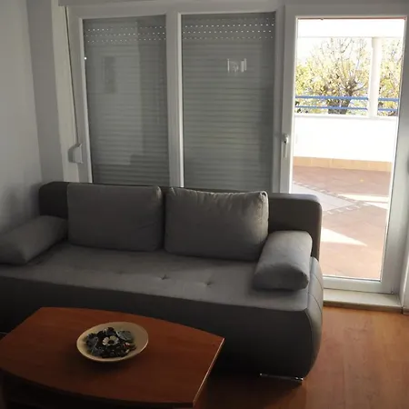 Katnic 1-2-3 شقة *