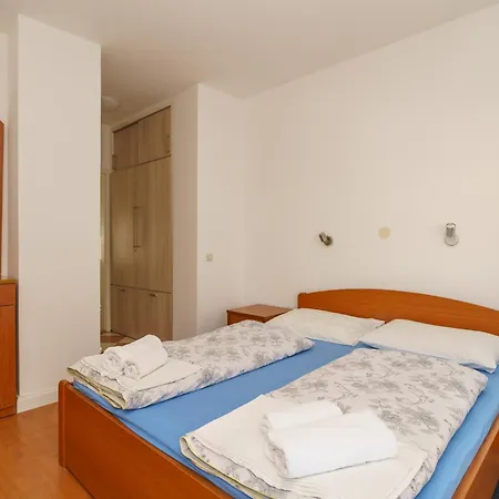 Katnic 1-2-3 شقة تْسْغيكفانِتْسا