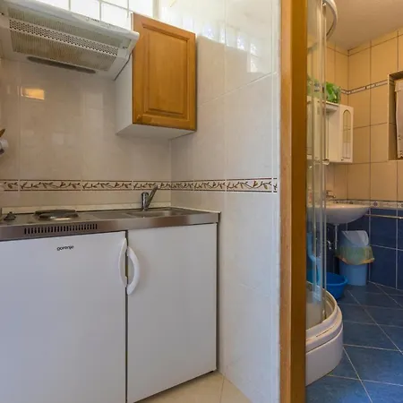 Apartman Katnic 1-2-3 *