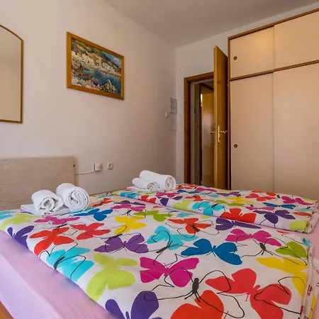 Apartman Katnic 1-2-3 *