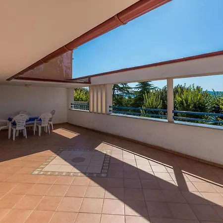 Katnic 1-2-3 شقة *