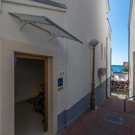 Apartment Katnic 1-2-3 *