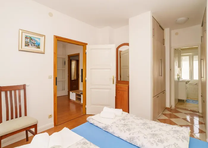 Apartman Katnic 1-2-3 *