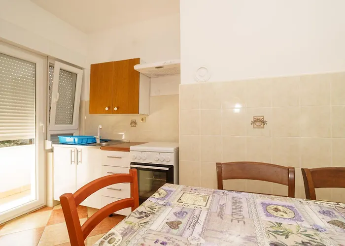 Apartman Katnic 1-2-3 *