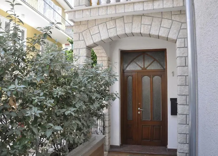 Apartment Katnic 1-2-3 *