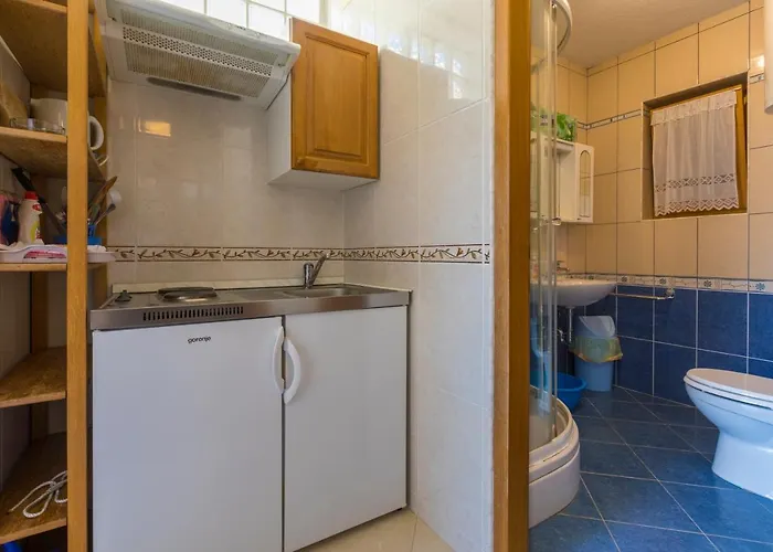 Apartman Katnic 1-2-3 *