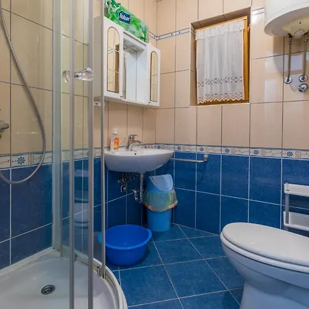 Apartman Katnic 1-2-3 *